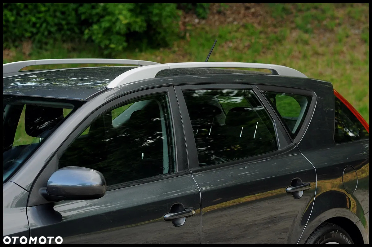 Kia Ceed - 13