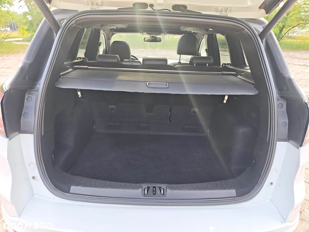Ford Kuga - 22