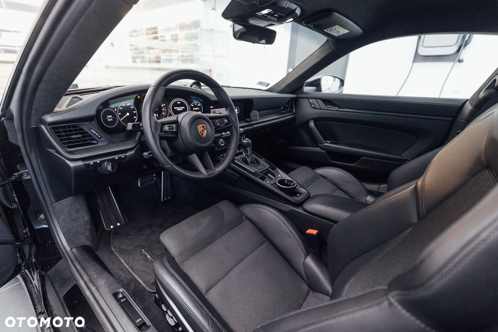 Porsche 911 GT3 Touring PDK - 17