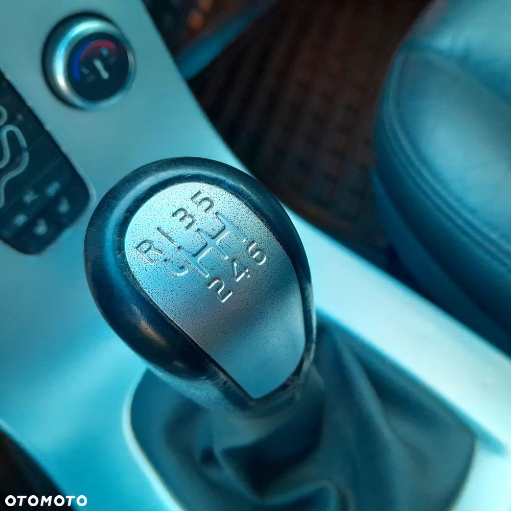 Volvo V50 D2 R-Design - 12