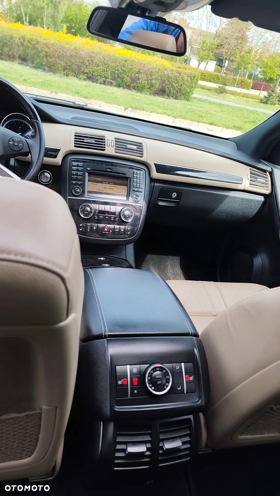 Mercedes-Benz Klasa R 350 4Matic 7G-TRONIC Travel Edition - 26