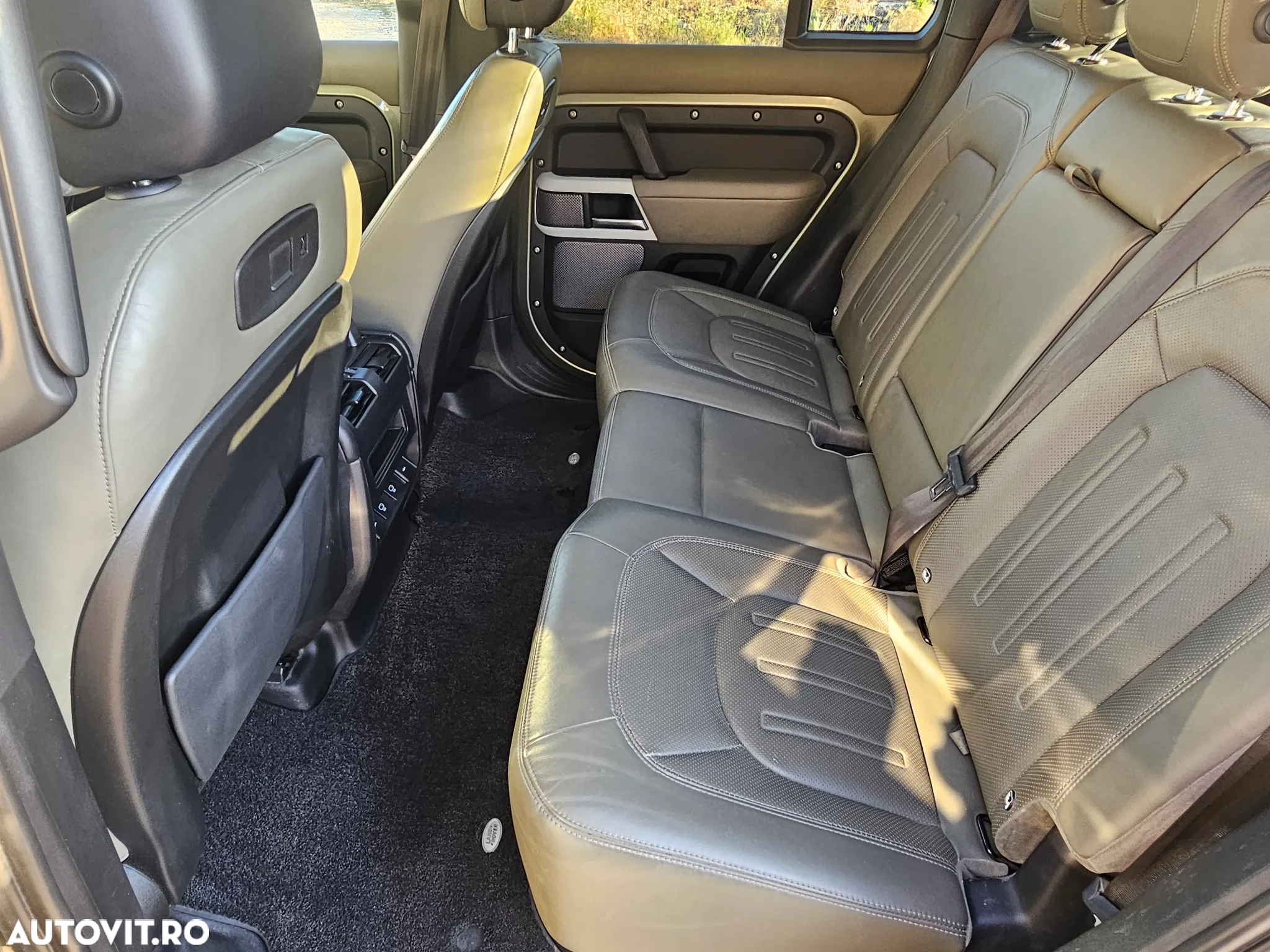Land Rover Defender 110 3.0D 200 MHEV X-Dynamic SE - 13
