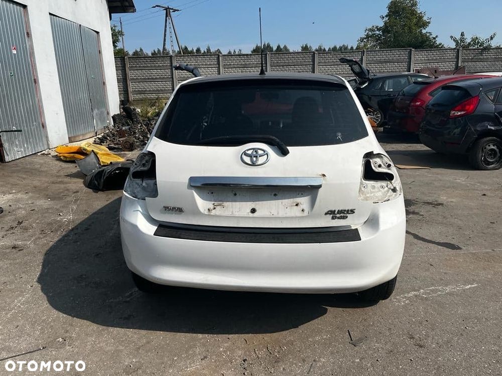 TOYOTA  Auris sanki wozek silnika belka - 7