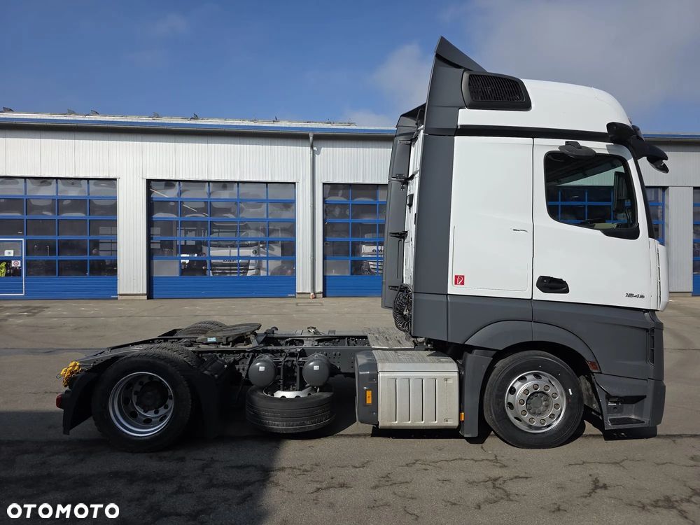 Mercedes-Benz 1845 Mega !!! - 3