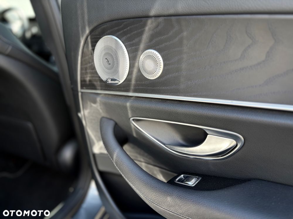 Mercedes-Benz Klasa E 400 d 4-Matic 9G-TRONIC - 29