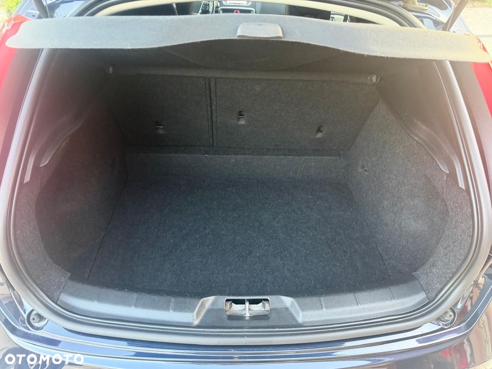 Volvo V40 D4 Geartronic Ocean Race - 26