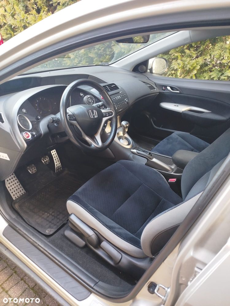 Honda Civic 1.8 Comfort - 11