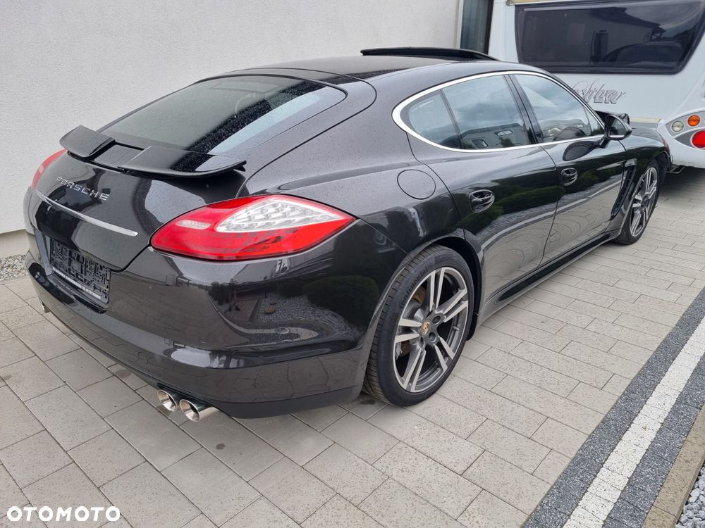 Porsche Panamera 4S - 3