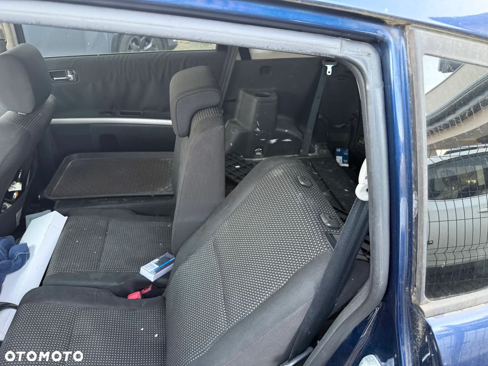 Toyota Corolla Verso 2.2 D-4D X - 6