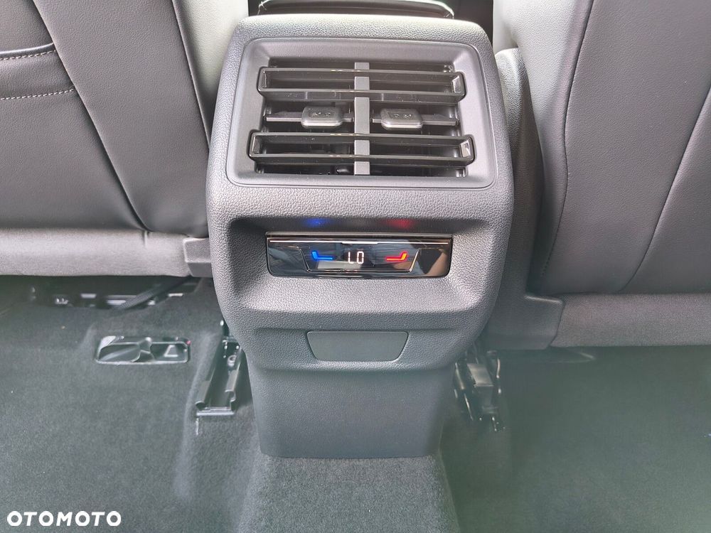 Volkswagen Tiguan 1.5 eTSI Elegance DSG - 30