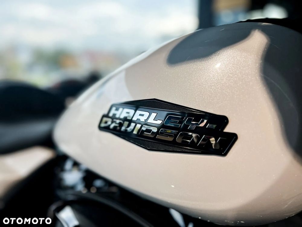 Harley-Davidson Touring Street Glide - 8