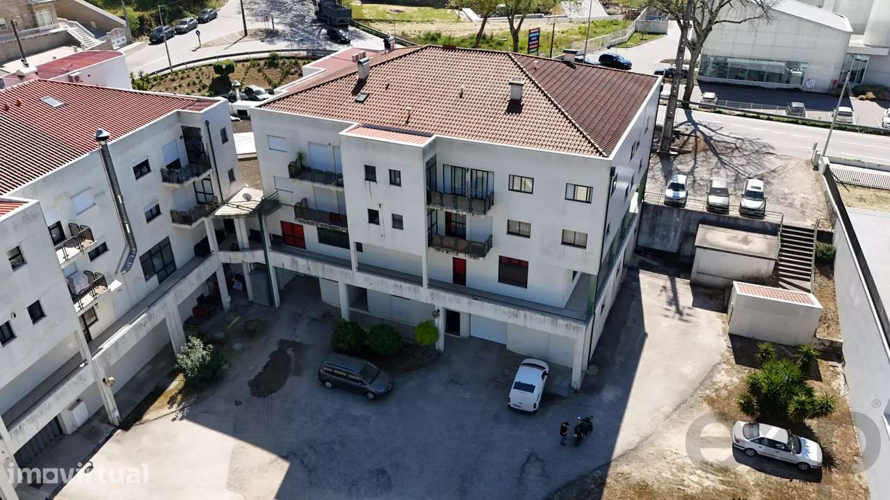T3 Espaçoso com Sótão em São Mamede de Recezinhos - Grande imagem: 2/14
