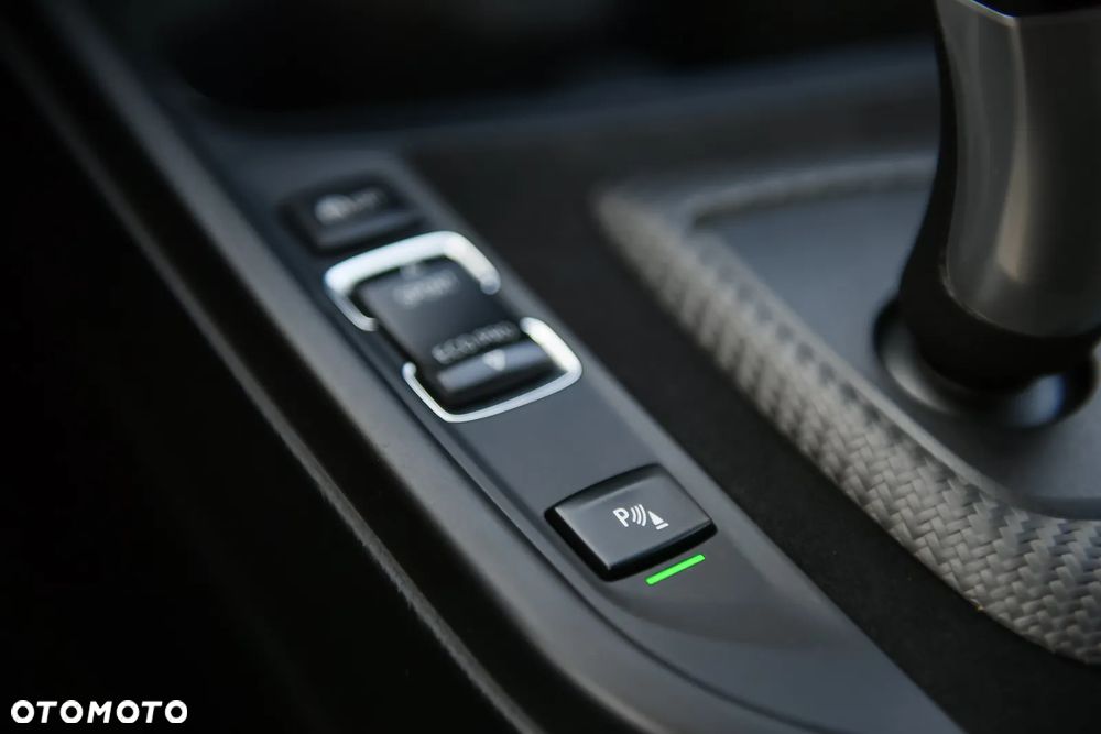 BMW Seria 3 320d M Sport - 29