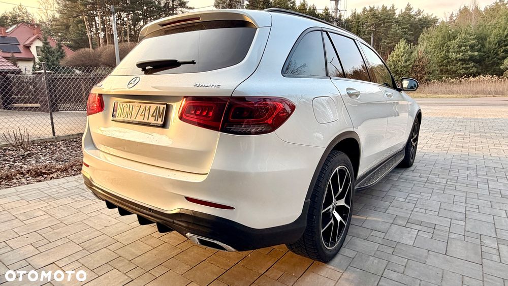 Mercedes-Benz GLC 300 4Matic 9G-TRONIC AMG Line Plus - 13