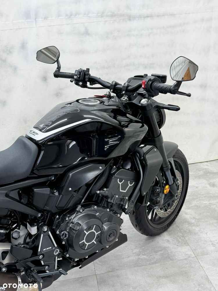 Honda CB - 23