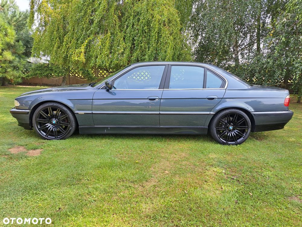 BMW Seria 7 - 5
