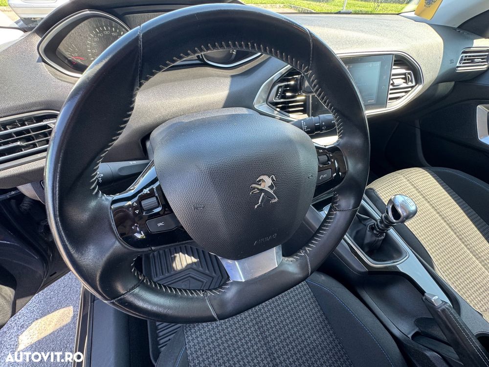 Peugeot 308 1.2 L PureTech Turbo Allure - 13