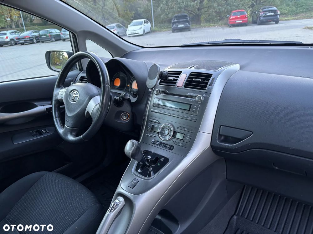 Toyota Auris - 10