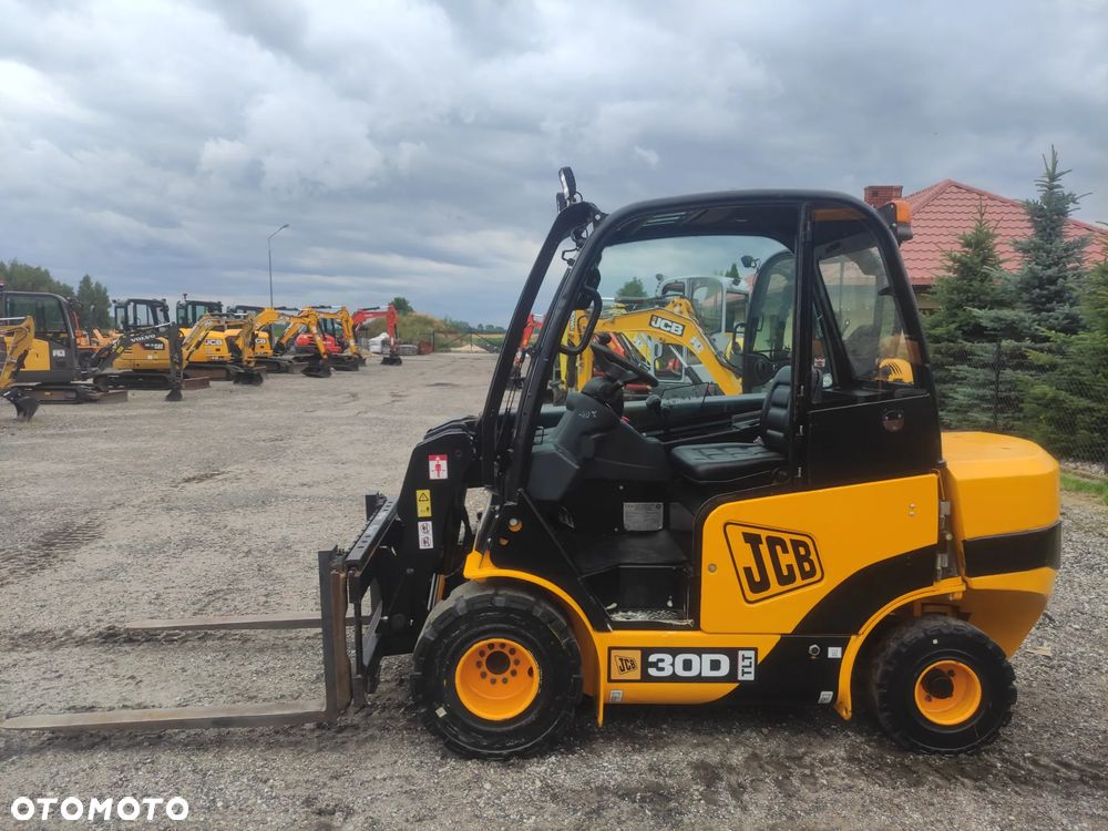 JCB TLT 30D teleskopowy  3 tony przesuw boczny wideł - 3