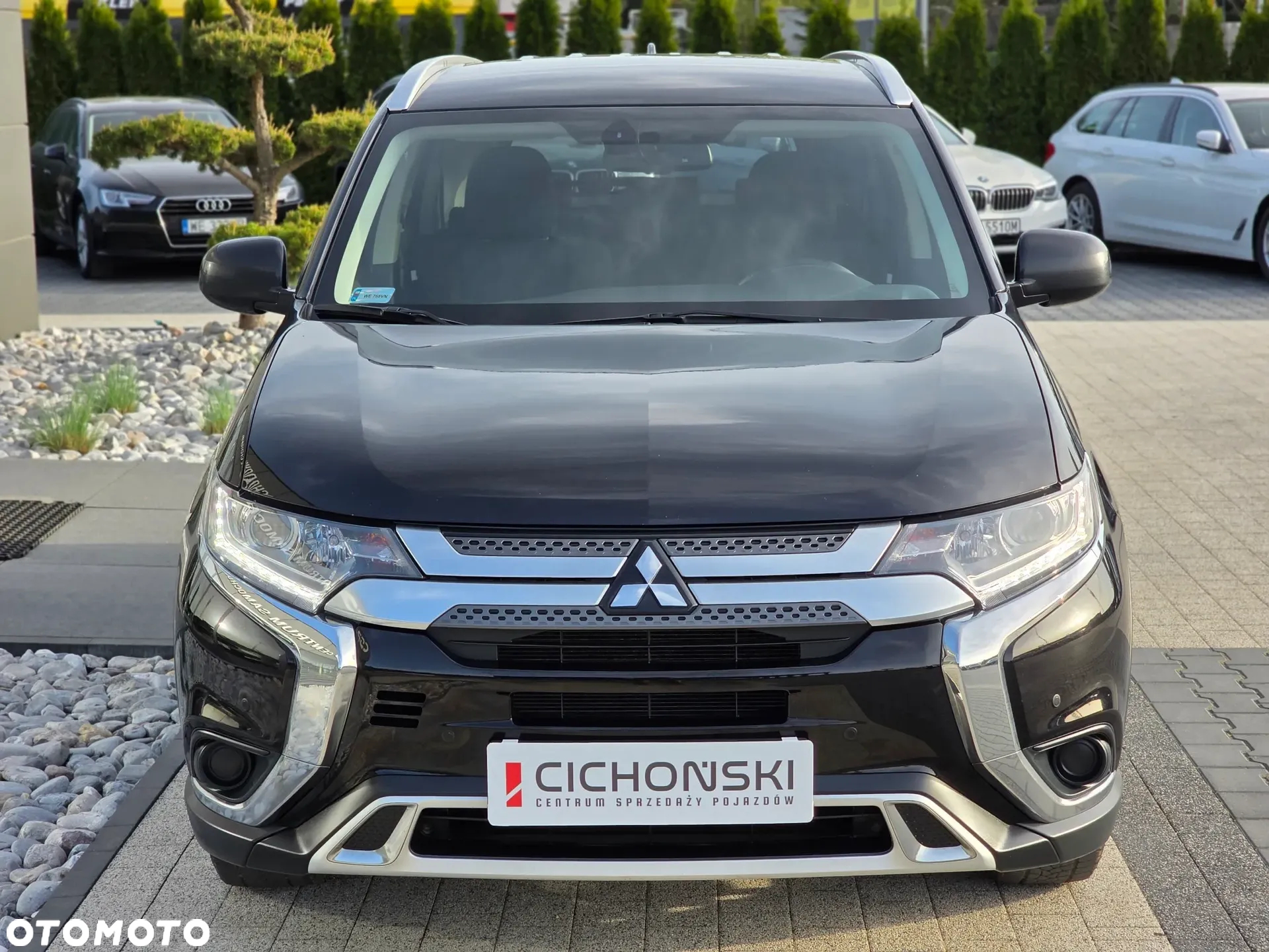 Mitsubishi Outlander 2.0 Invite + 2WD - 12
