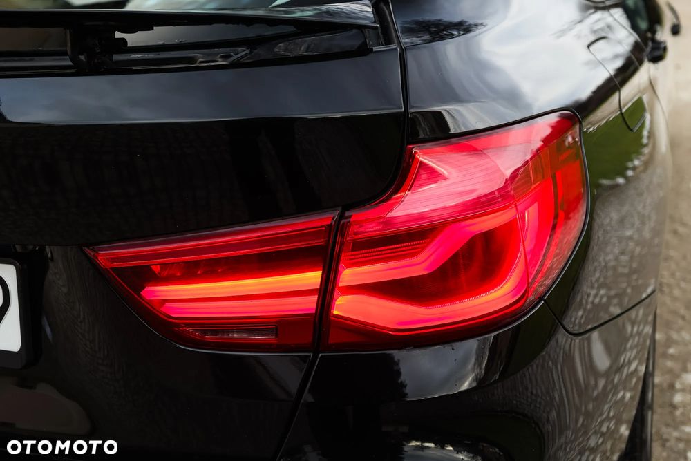 BMW Seria 3 330i Sport Line Sport - 21