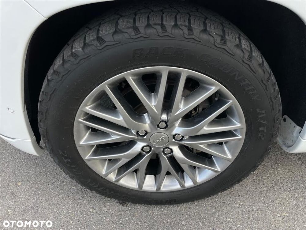 Jeep Grand Cherokee 5.7 V8 HEMI Summit - 20