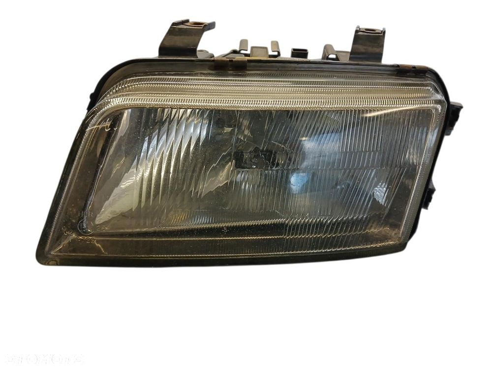 LAMPA LEWA PRZEDNIA AUDI A4 B5 0301094201 - 1