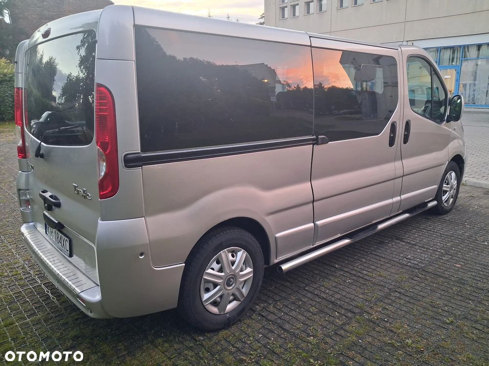 Renault Trafic Grand Passenger Black Edition - 26