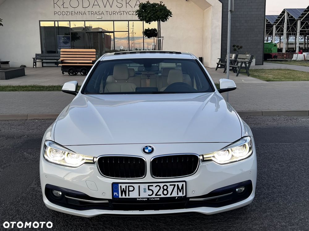 BMW Seria 3 330i - 4
