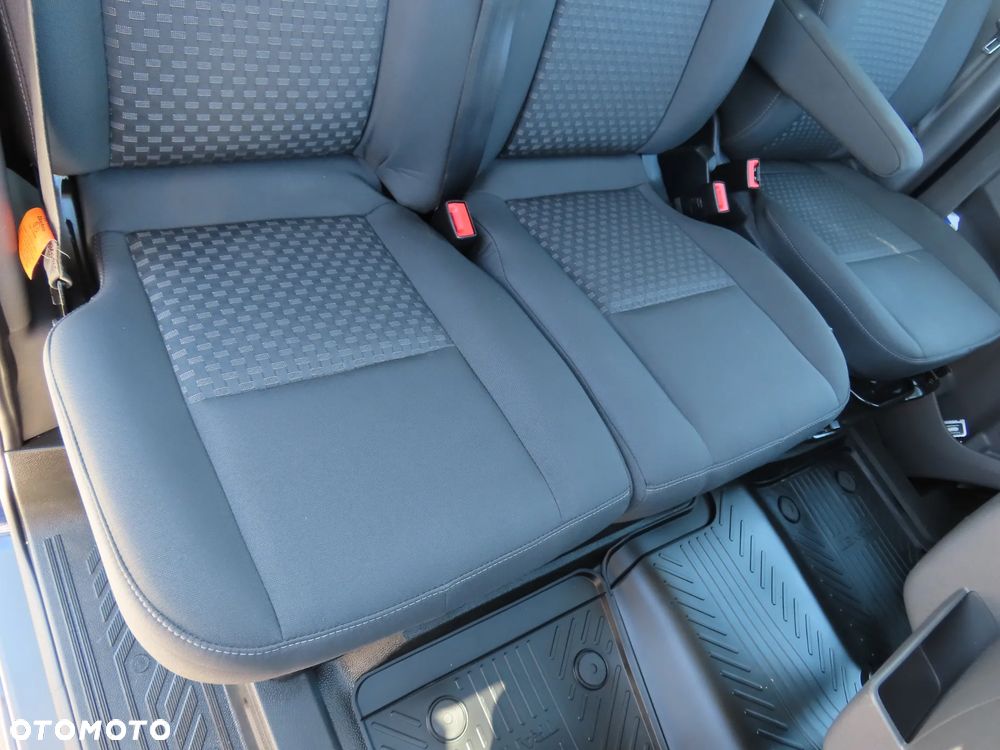 Iveco DAILY 130 Km L3 Podwójna Kabina Doka Dubel Brygadowy MIXTO 7-Mio Os.+1073 Kg Ład. Skrzynia 2410 mm Dł. Renomowanej Firmy SCATTOLINI Rozstaw Osi 3504 mm WZMACNIANY HAK 3000 Kg 29 Tys Km Przeb. Stan Auta JAK NOWY POLECAM - 21