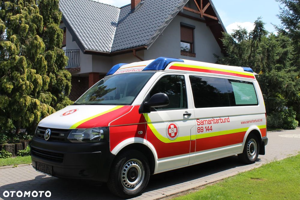 Volkswagen T5  AMBULANS KARETKA - 1