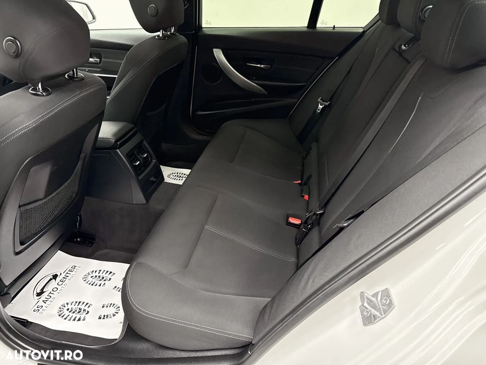 BMW Seria 3 320d Sport Line - 19