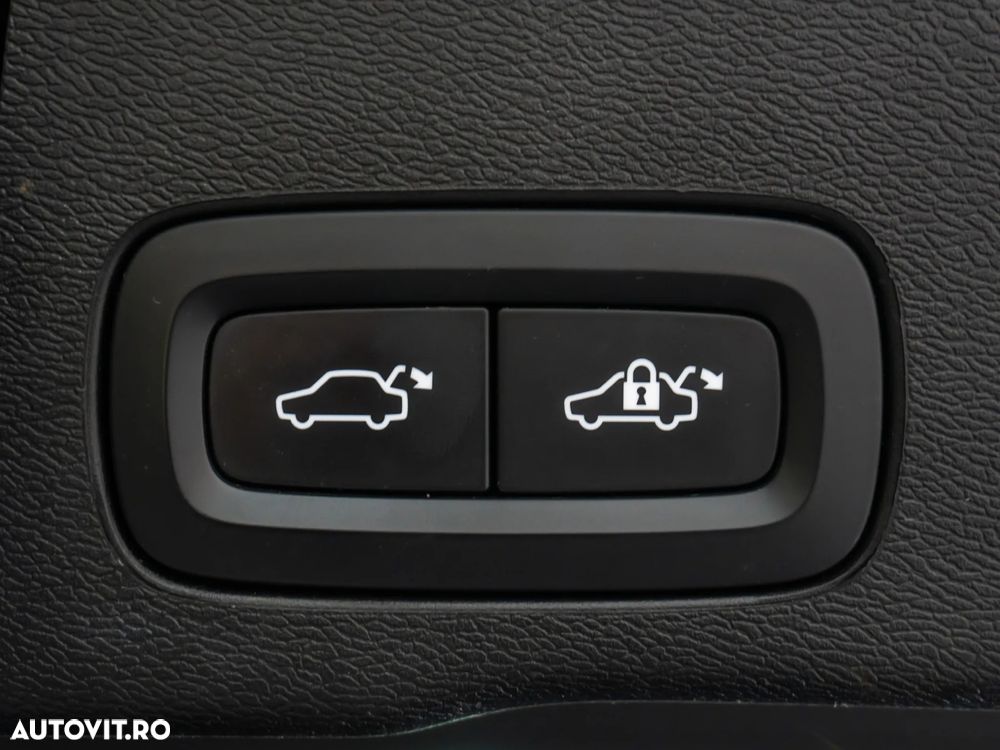 Volvo XC 60 B4 D AWD Geartronic Momentum Pro - 18