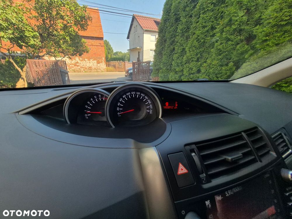 Toyota Verso 1.8 Prestige EU5 MS - 24