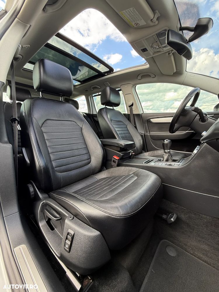Volkswagen Passat 2.0 TDI DPF R-Line Edition Plus - 17