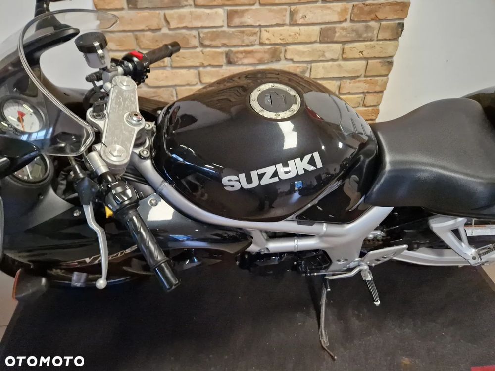 Suzuki SV - 16