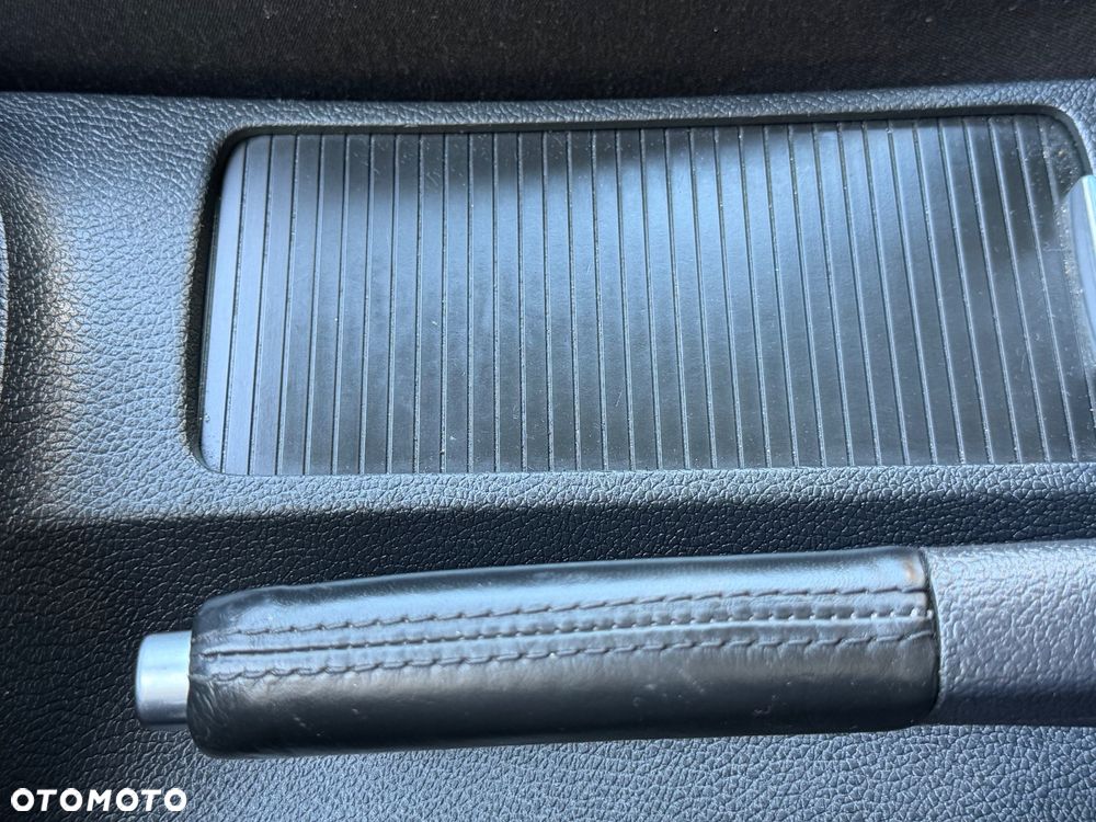 Volkswagen Golf - 33