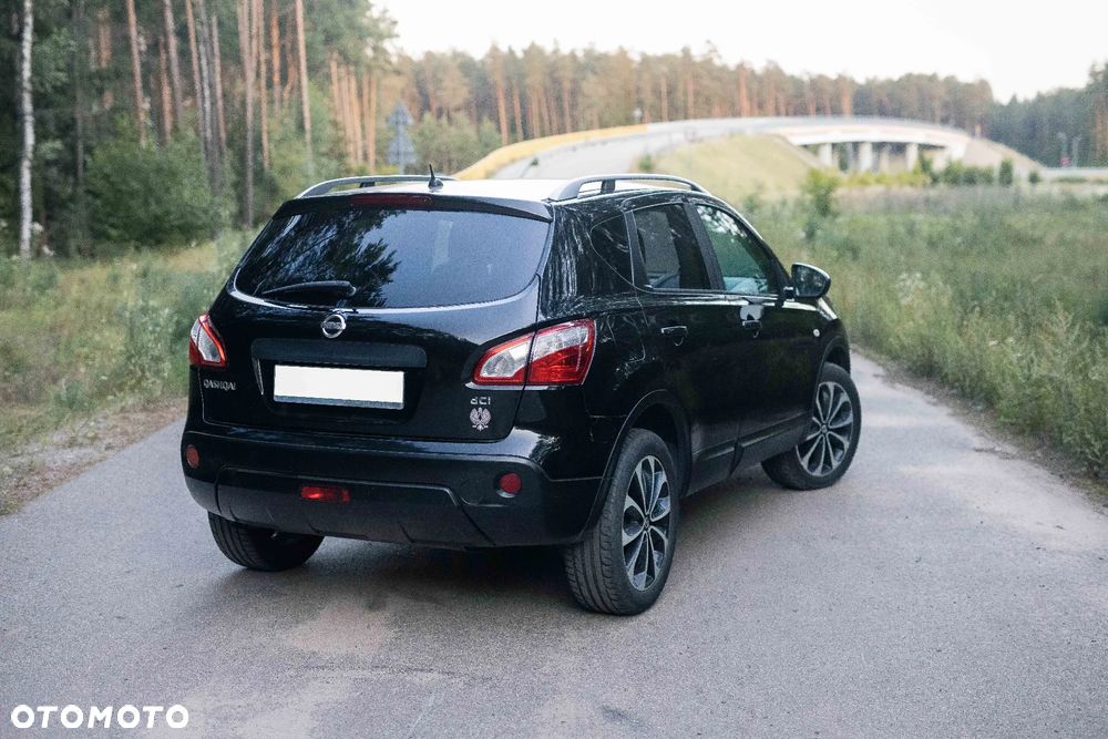 Nissan Qashqai 2.0 dCi DPF 4x4 tekna - 5