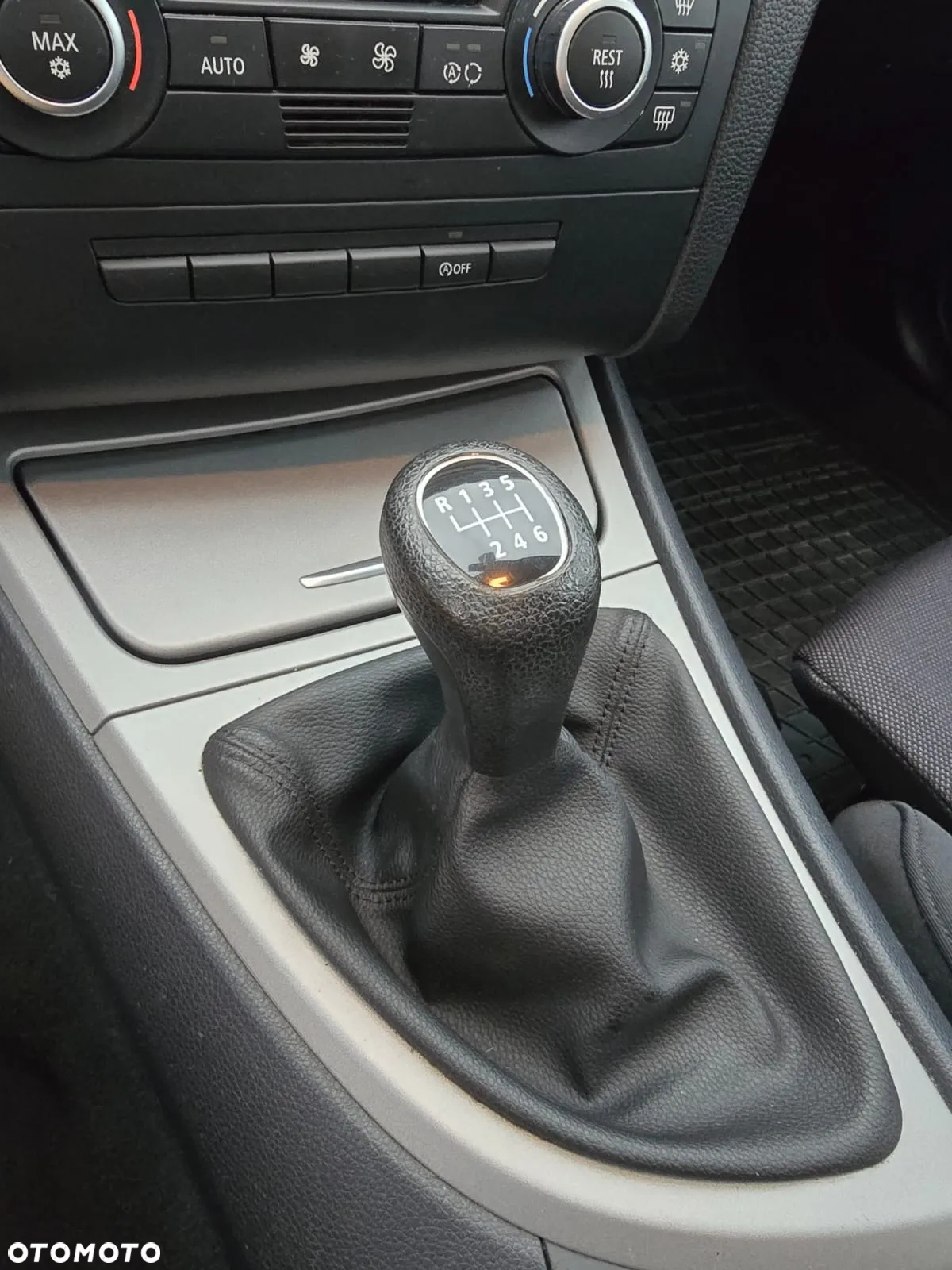 BMW Seria 1 118i - 22