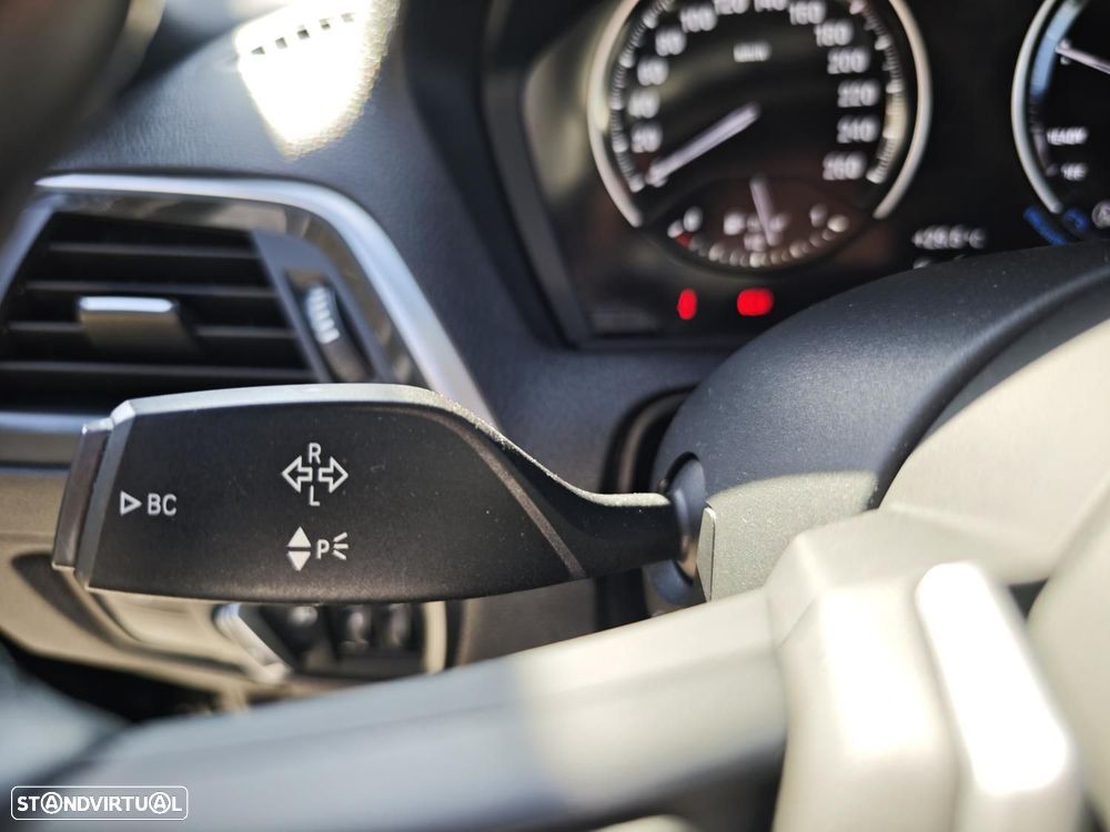 BMW 116 d Pack Desportivo M Auto - 29