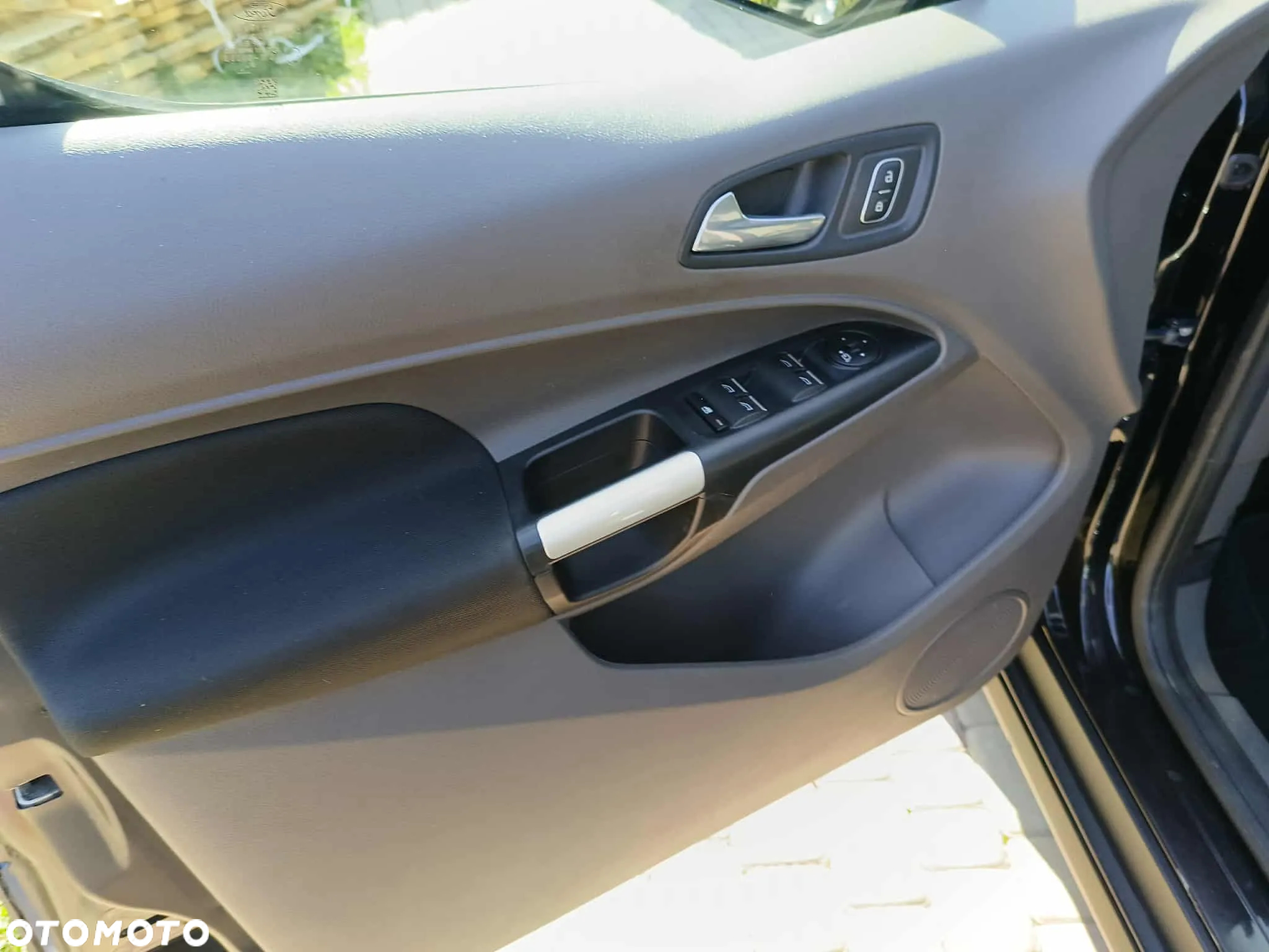 Ford Tourneo Connect Grand - 22