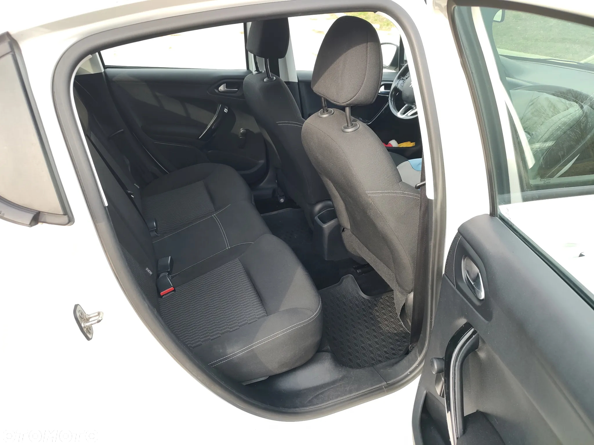 Peugeot 208 1.2 PureTech Allure - 11