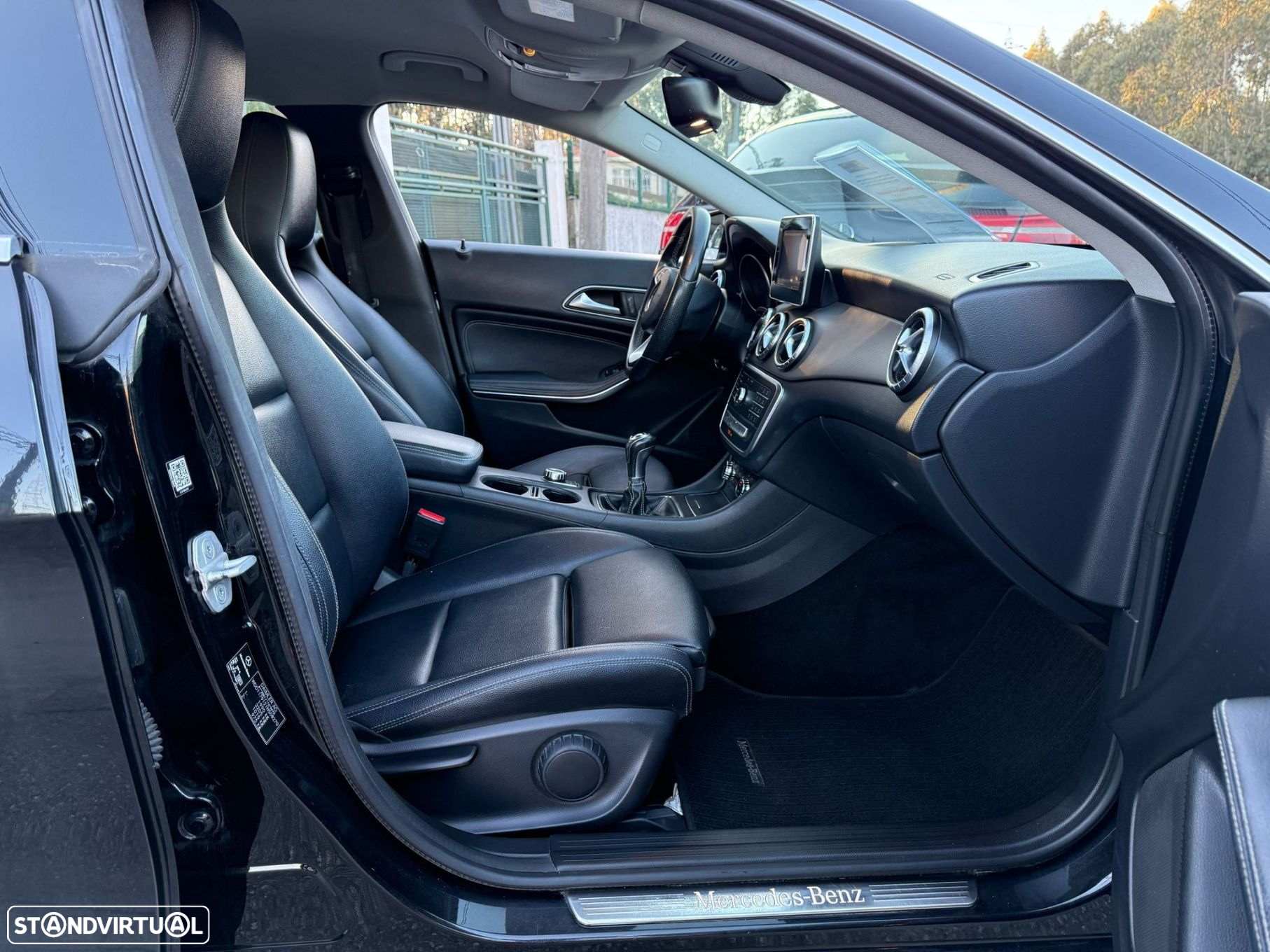 Mercedes-Benz CLA 180 d Shooting Brake Urban - 10