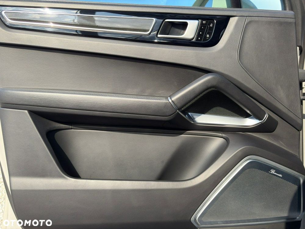 Porsche Cayenne Turbo Tiptronic S - 13