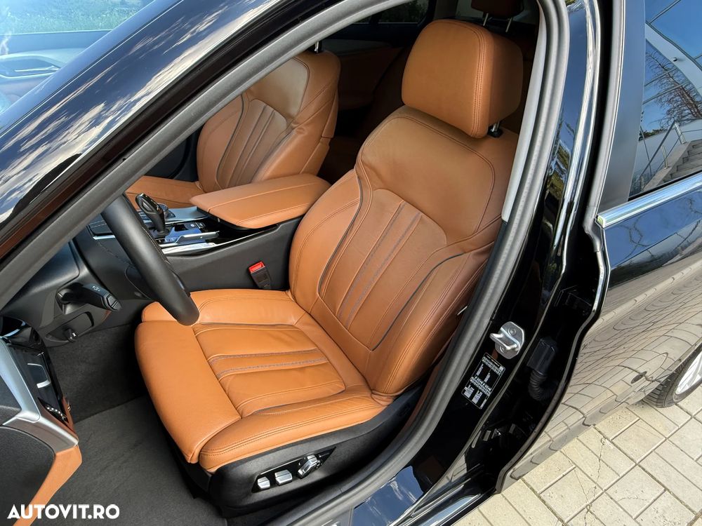 BMW Seria 5 520i Aut. Luxury Line - 11
