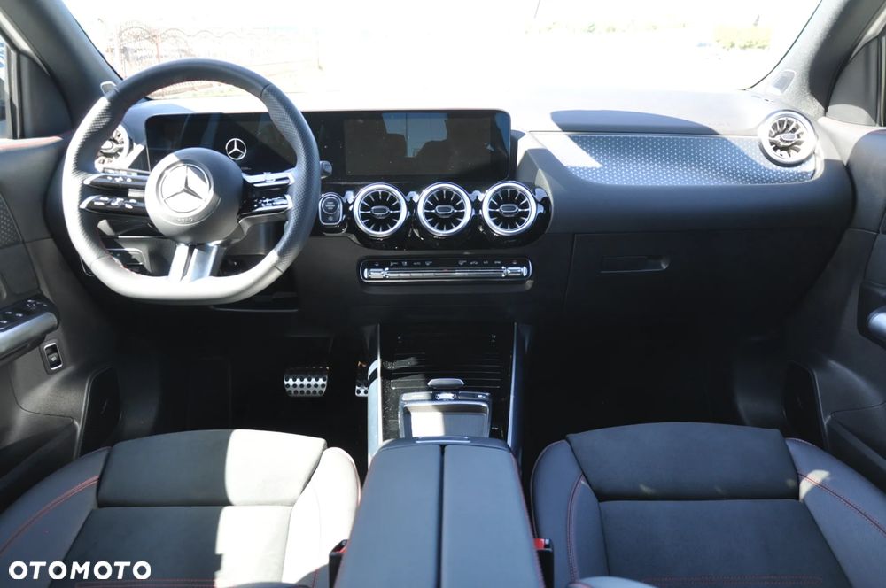 Mercedes-Benz GLA - 7
