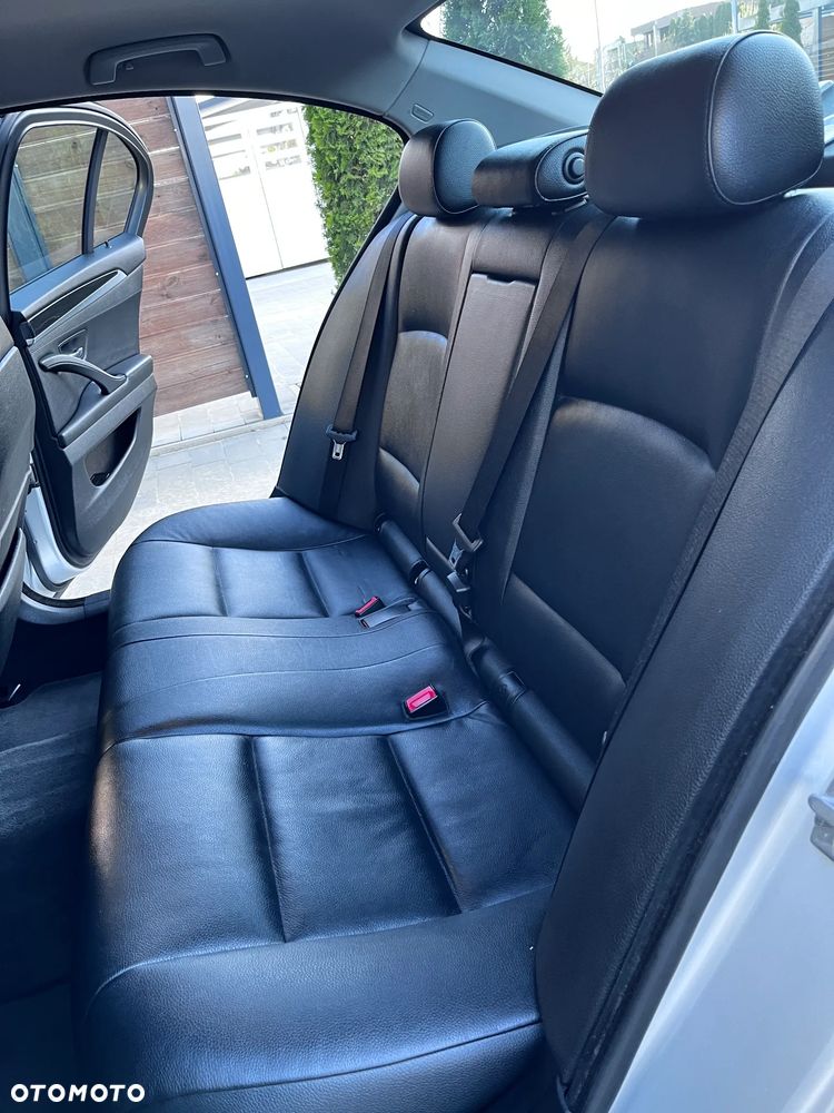 BMW Seria 5 520d - 26