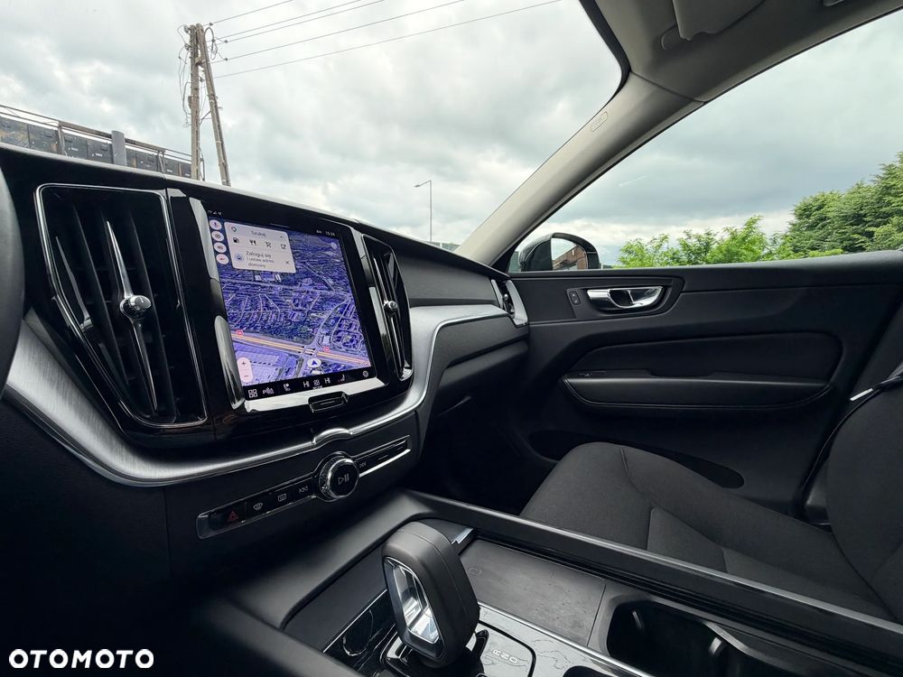 Volvo XC 60 B4 D AWD Momentum Pro - 25