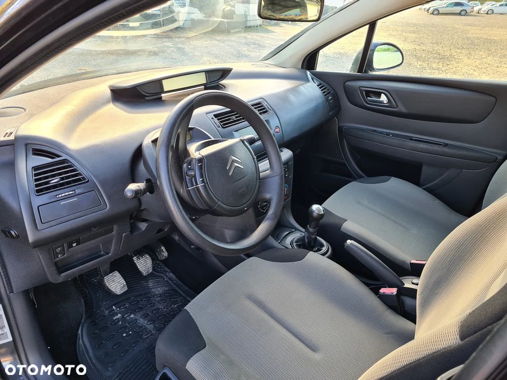 Citroën C4 1.4 16V Style - 16