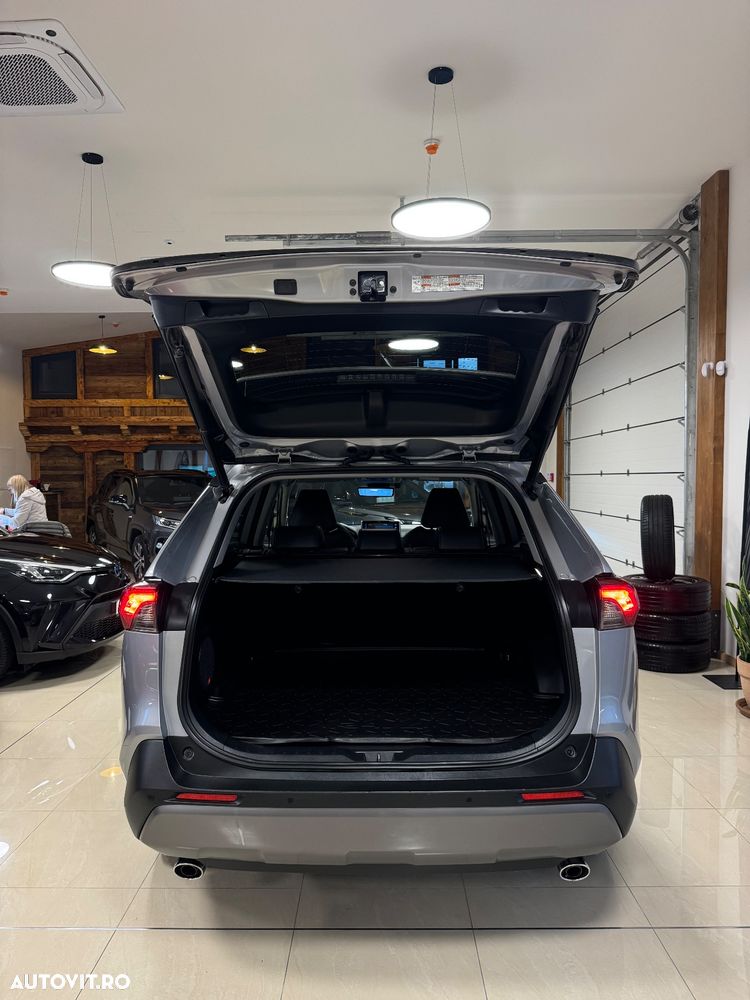 Toyota RAV4 2.5 4x4 Hybrid Team Deutschland - 38